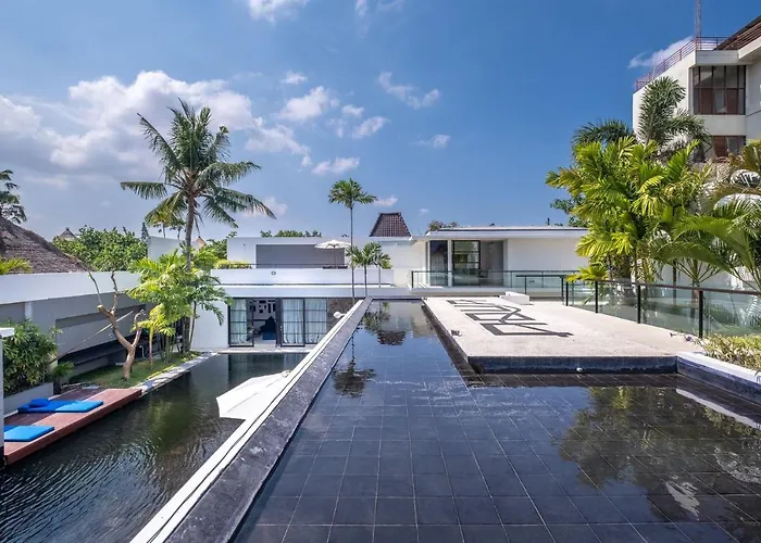 Villa Aqua
