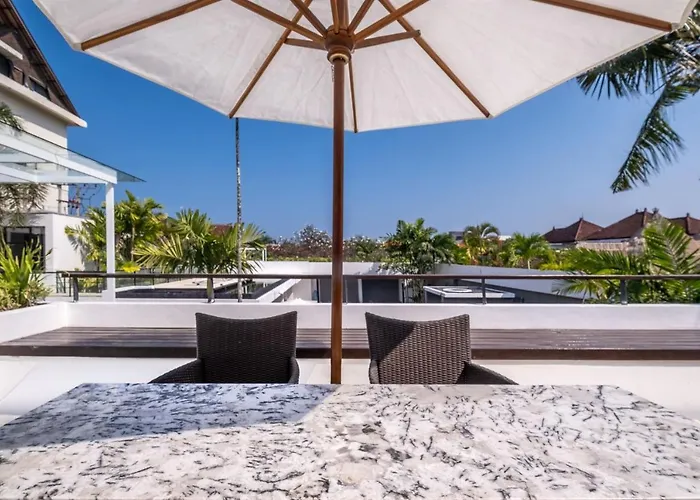 Villa Aqua